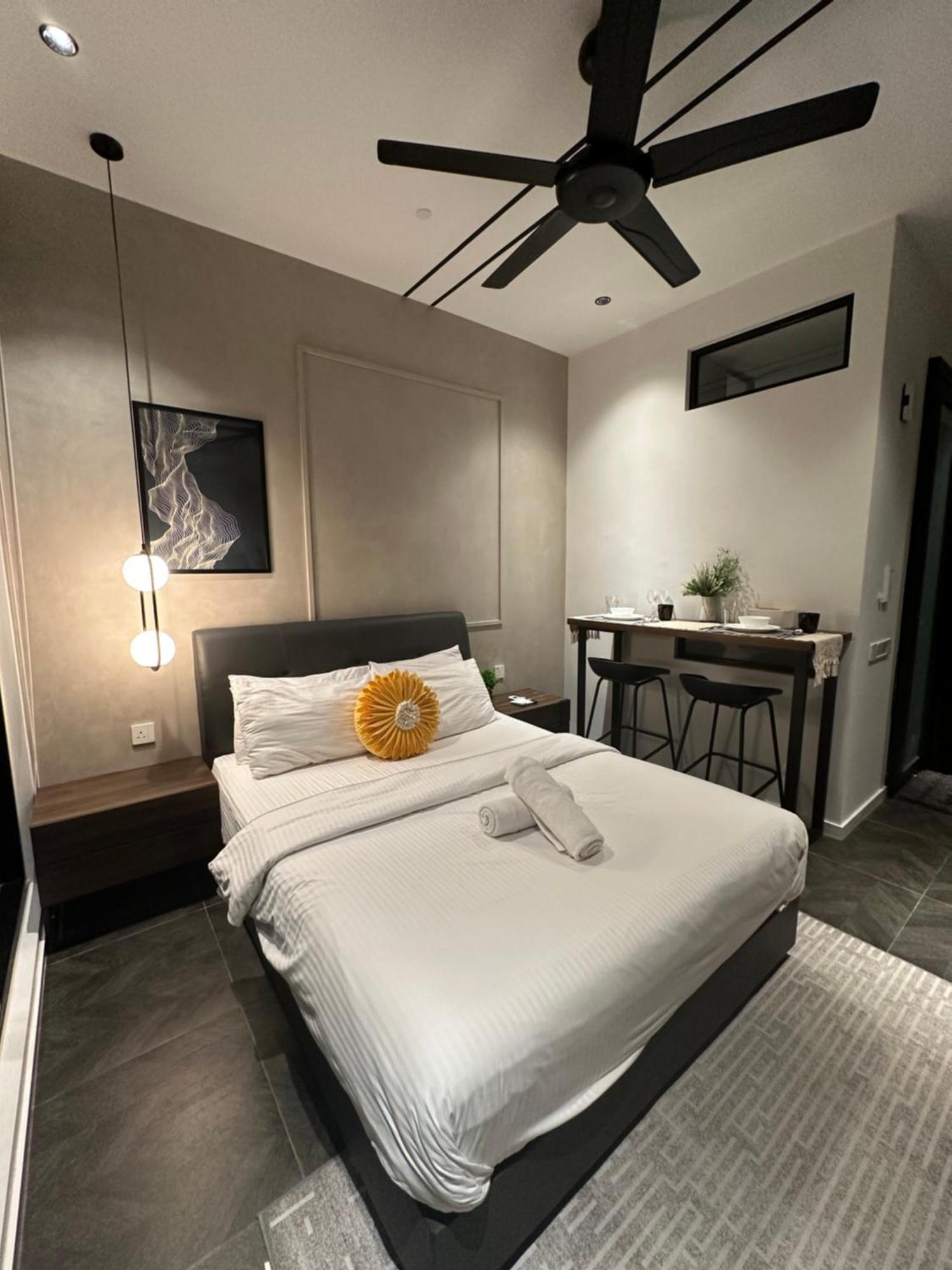 Scarletz Suites Klcc By Aura 쿠알라룸푸르 외부 사진